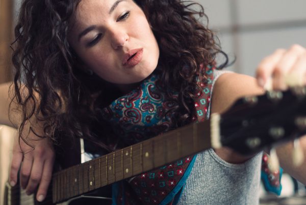 Cómo afinar la guitarra